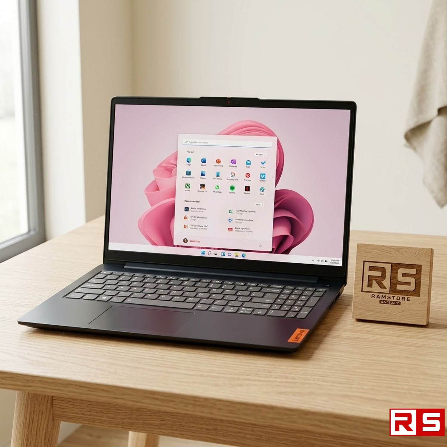 LPR Laptop Lenovo IdeaPad Slim 3 15.3" WUXGA, Core Ultra 7 355, 16GB, 512GB SSD