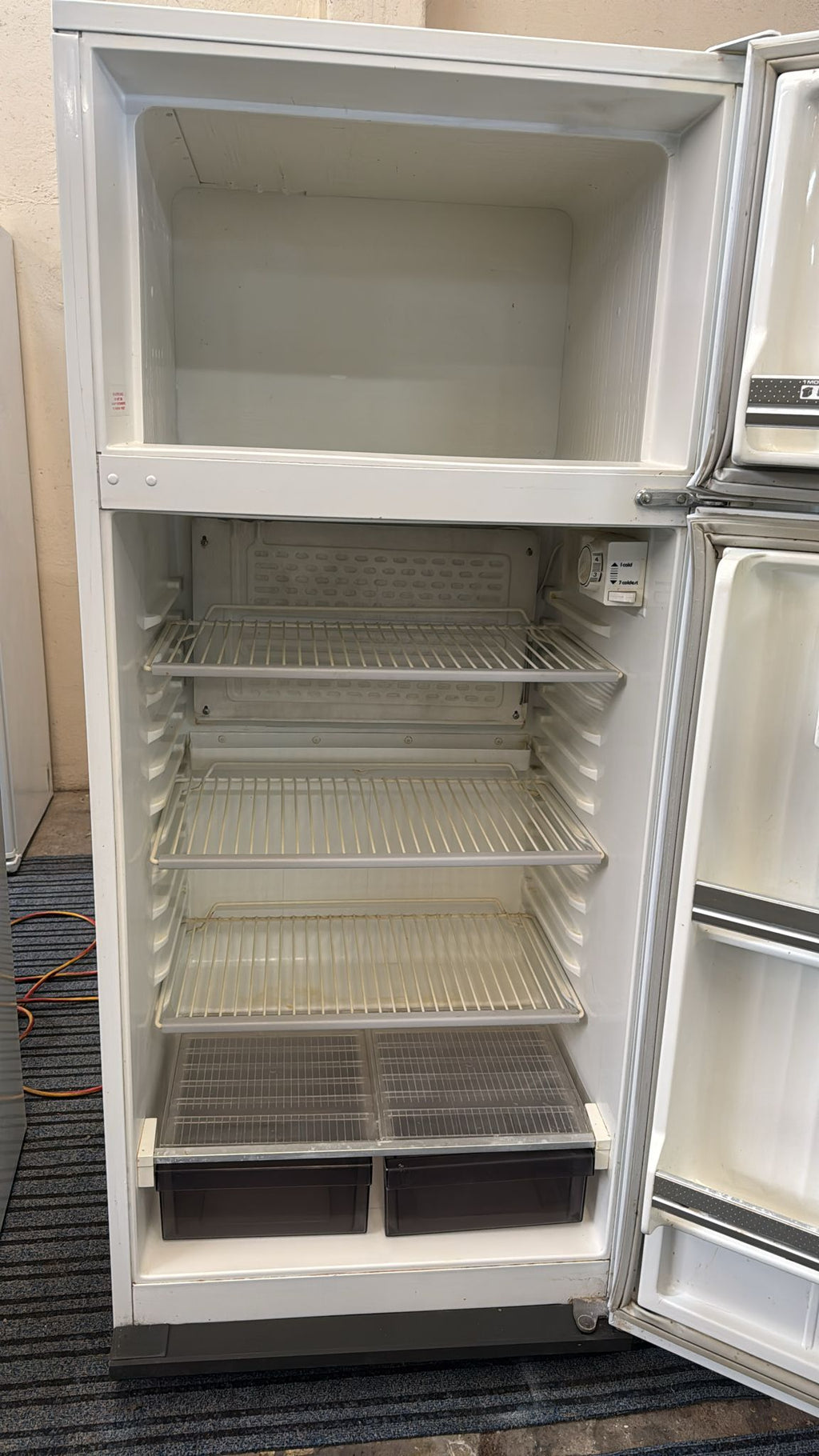 IGNIS REFRIGERATOR TOP MOUNT 370L RHF450X